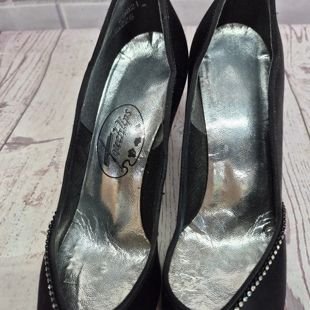Touch Ups Womens Black Satin Rhinestone Pointed Toe Kitten Heel Pumps Size 7.5M